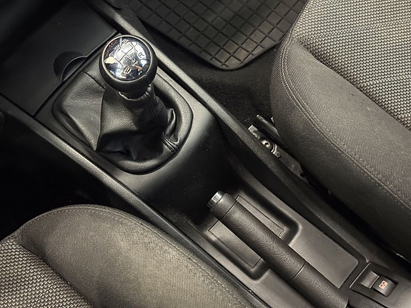 Peugeot 207 SW 17 of 22
