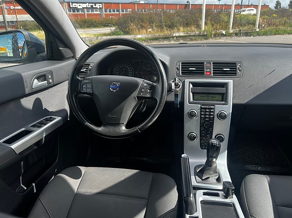Volvo V50 5 of 7
