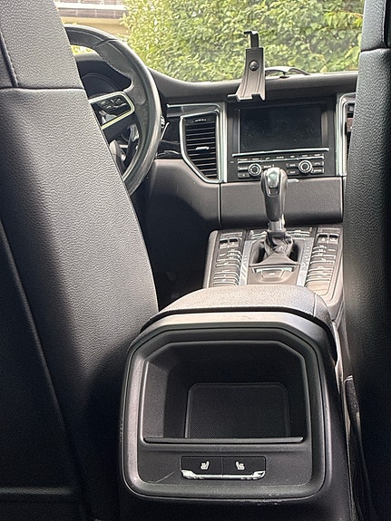 Porsche Macan S 8 of 17