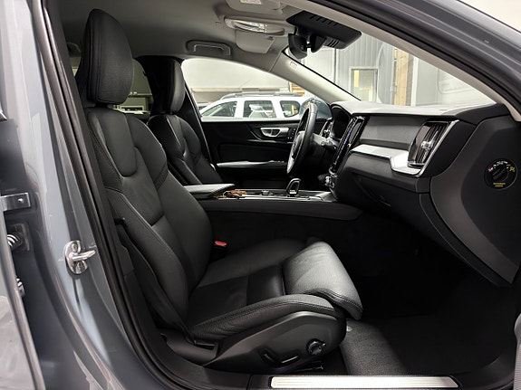 Volvo V60 Cross Country 25 of 30