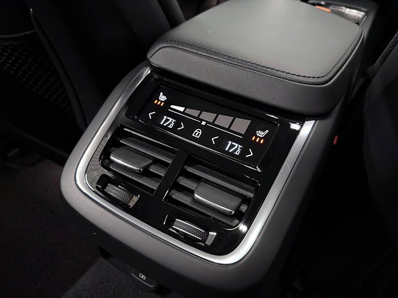 Volvo V60 Cross Country 30 of 30