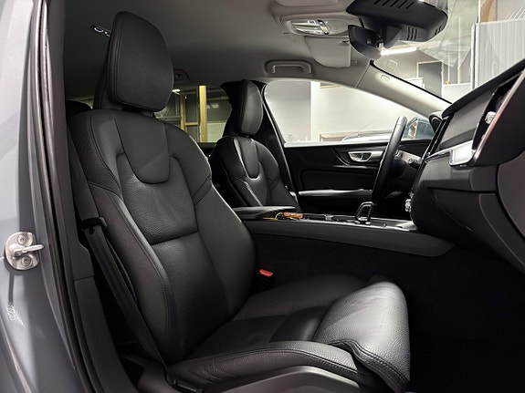 Volvo V60 Cross Country 26 of 30