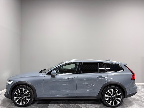 Volvo V60 Cross Country 5 of 30