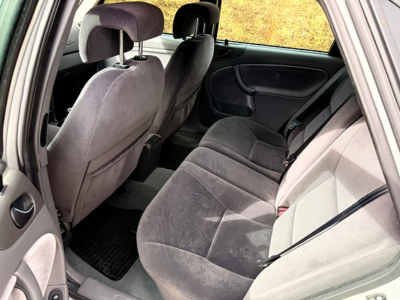 Saab 9-3 5 of 6