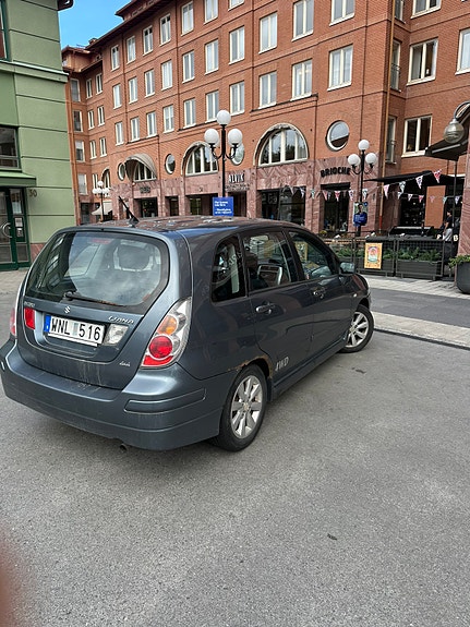 Suzuki Liana 5 of 9