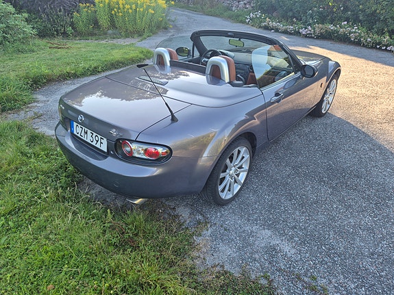 Mazda MX-5 4 of 6