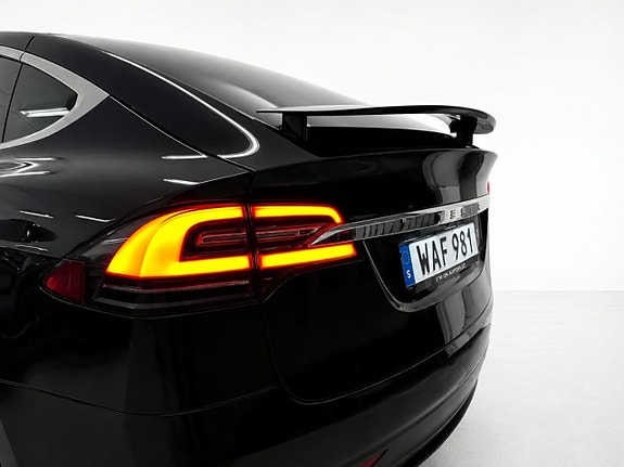 Tesla Model X 7 of 30
