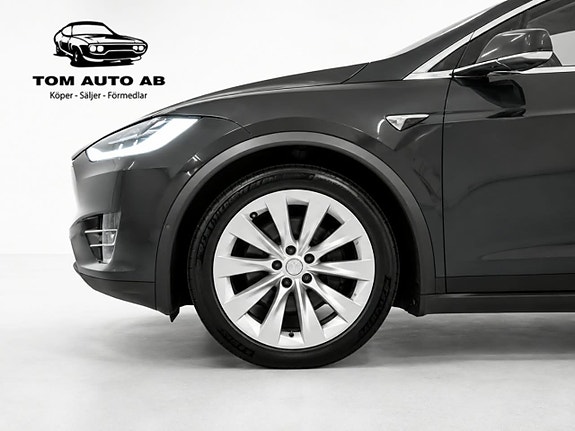 Tesla Model X 4 of 30
