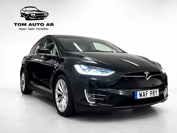 Tesla Model X 12 of 30