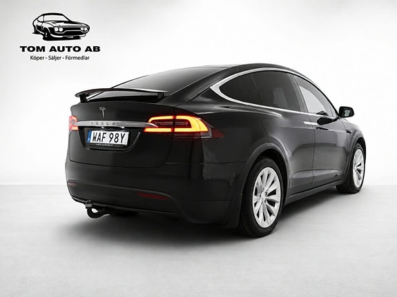 Tesla Model X 11 of 30