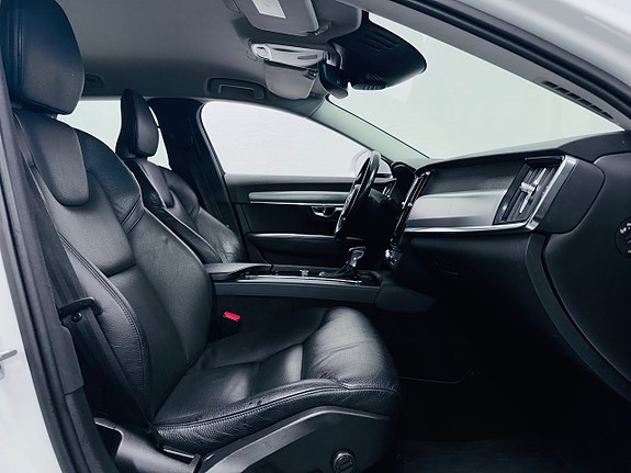 Volvo V90 7 of 17
