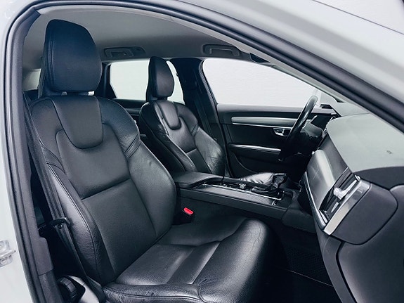 Volvo V90 6 of 17