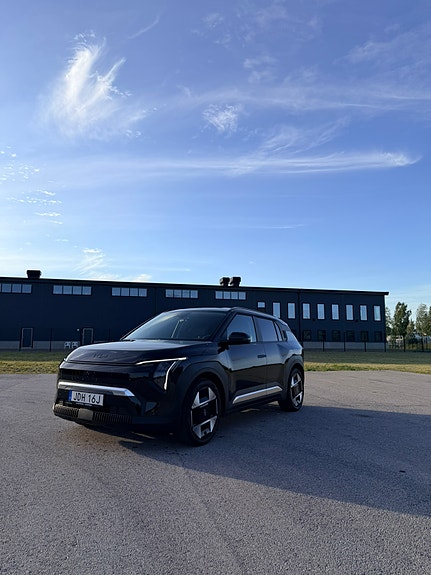 Kia EV3 3 of 14