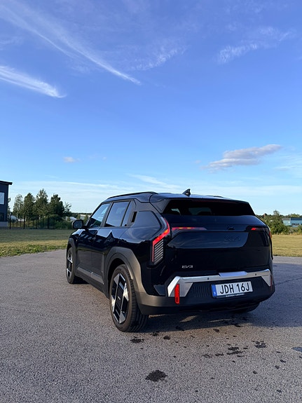 Kia EV3 4 of 14