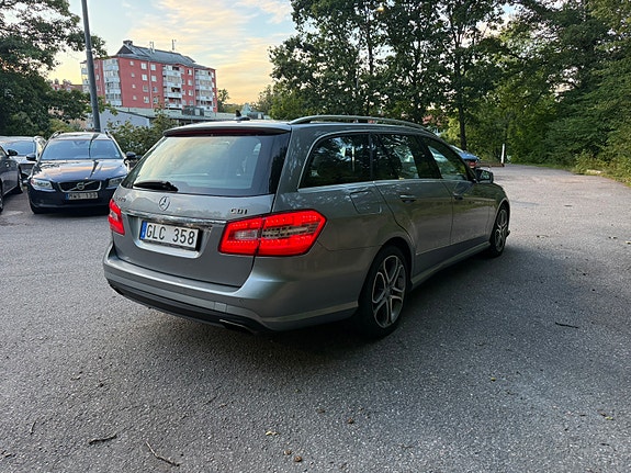 Mercedes-Benz E220 6 of 24