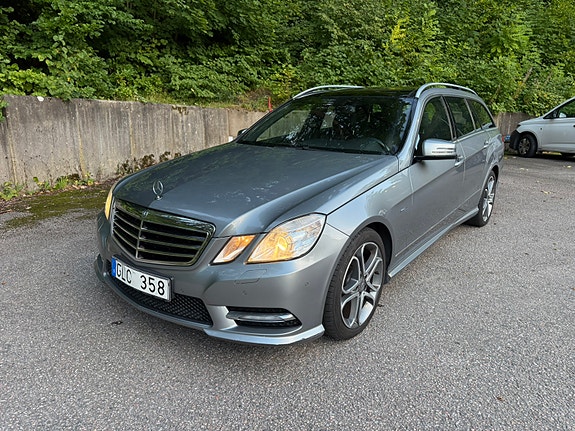 Mercedes-Benz E220 2 of 24