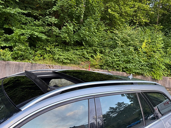 Mercedes-Benz E220 9 of 24