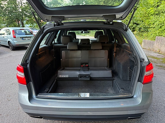 Mercedes-Benz E220 22 of 24
