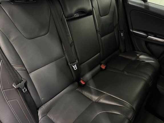 Volvo V60 10 of 19