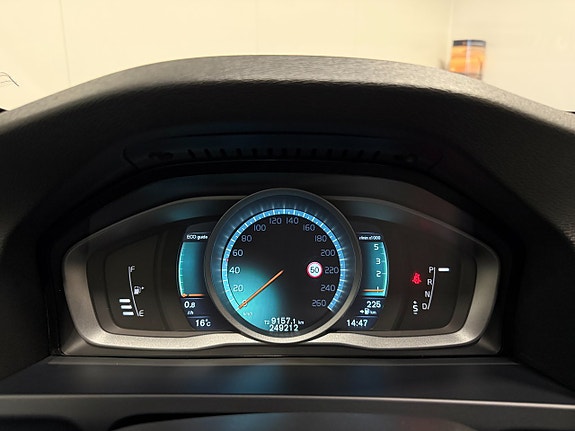 Volvo V60 11 of 19