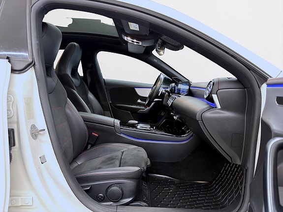 Mercedes-Benz CLA200 d 10 of 17