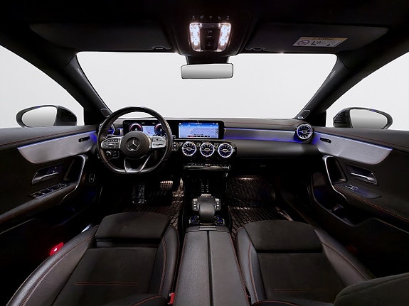 Mercedes-Benz CLA200 d 9 of 17