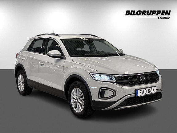 Volkswagen T-Roc 3 of 17