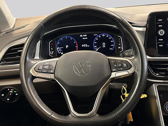 Volkswagen T-Roc 15 of 17