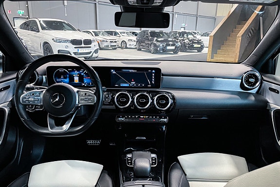 Mercedes-Benz A200 11 of 15