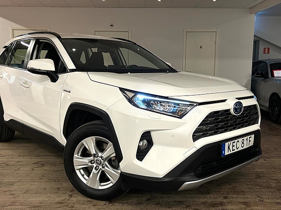 Toyota RAV4 3 of 20