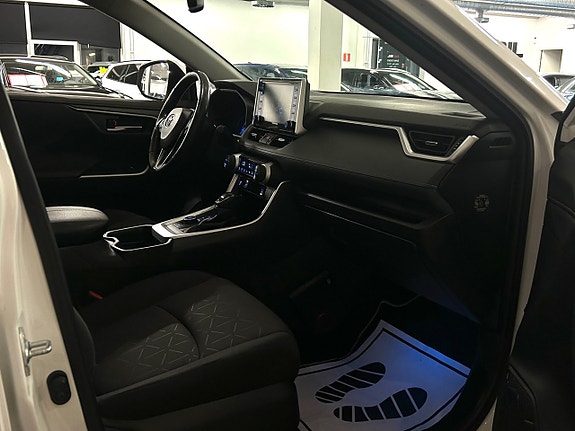 Toyota RAV4 14 of 20