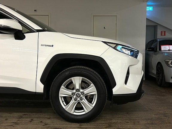 Toyota RAV4 7 of 20