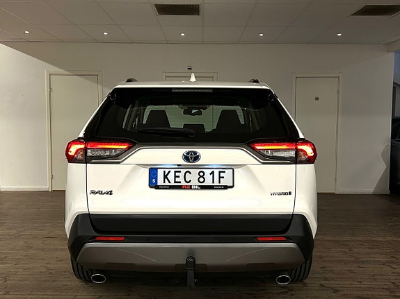 Toyota RAV4 9 of 20