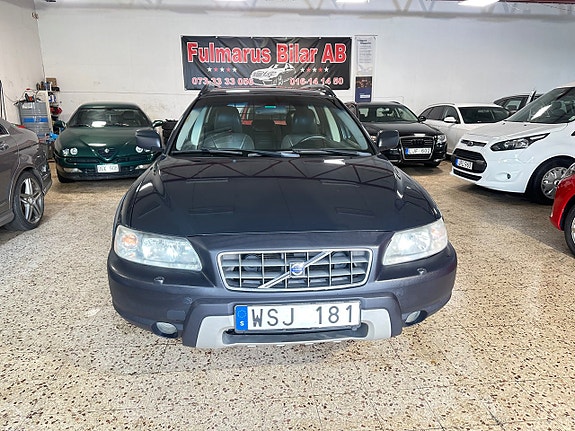 Volvo XC70 2 of 12