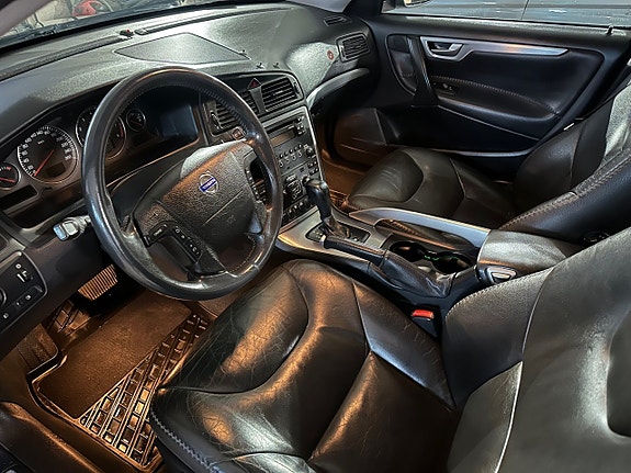 Volvo XC70 6 of 12