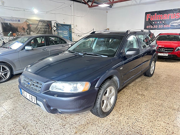 Volvo XC70 3 of 12