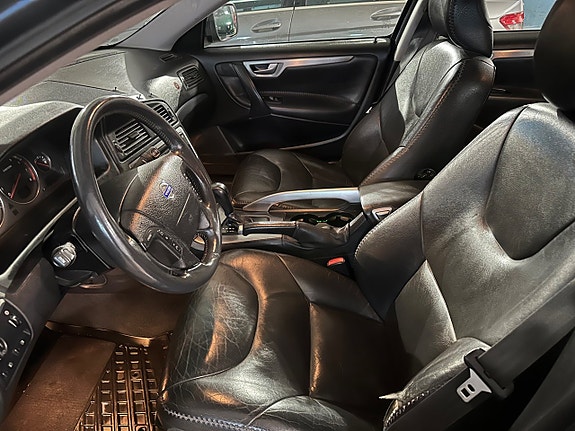 Volvo XC70 10 of 12
