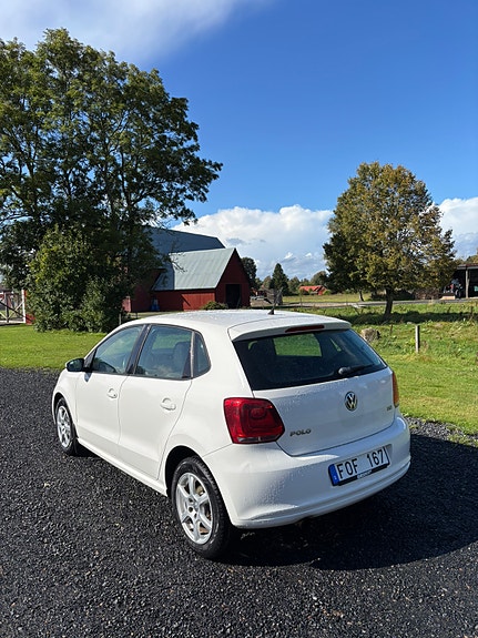 Volkswagen Polo 2 of 13