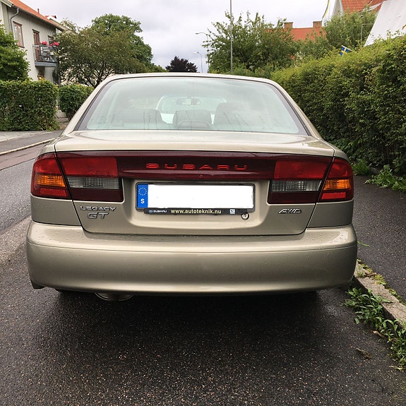 Subaru Legacy 3 of 5