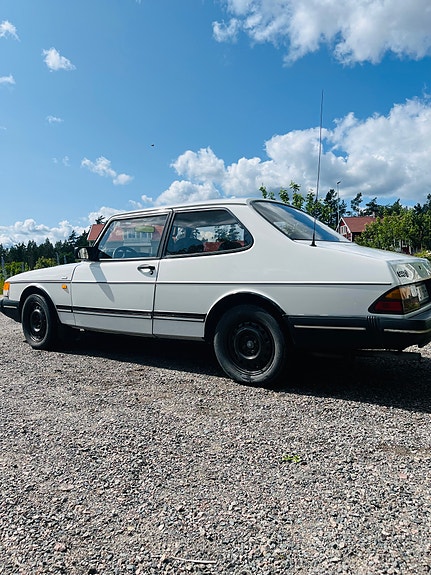 Saab 900 2 of 2
