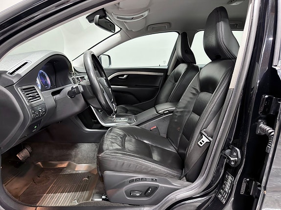 Volvo XC70 13 of 26