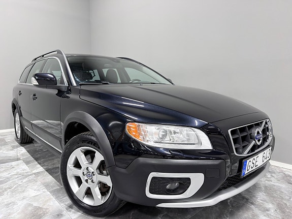 Volvo XC70 2 of 26