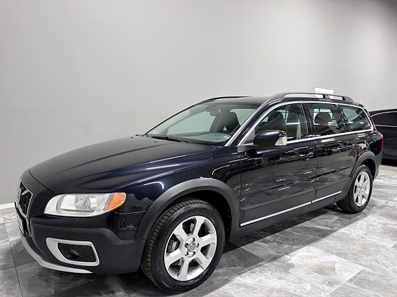 Volvo XC70 3 of 26