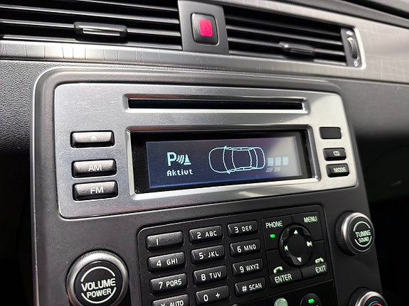Volvo XC70 17 of 26