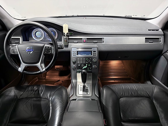 Volvo XC70 16 of 26