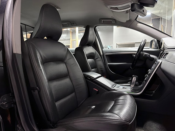 Volvo XC70 22 of 26