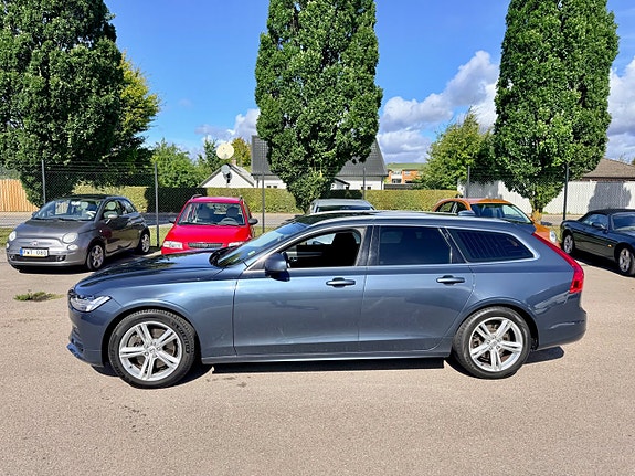 Volvo V90 2 of 15