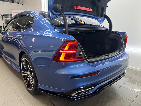 Volvo S60 12 of 28