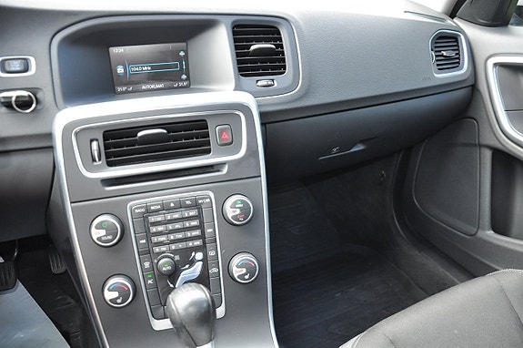 Volvo V60 12 of 12