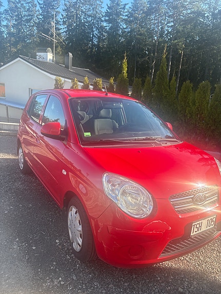 Kia Picanto 2 of 9